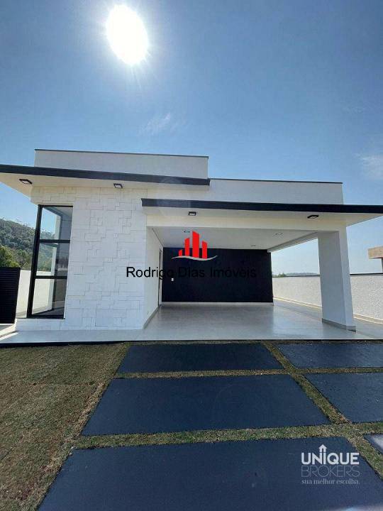 Casa de Condomínio à venda com 4 quartos, 301m² - Foto 1