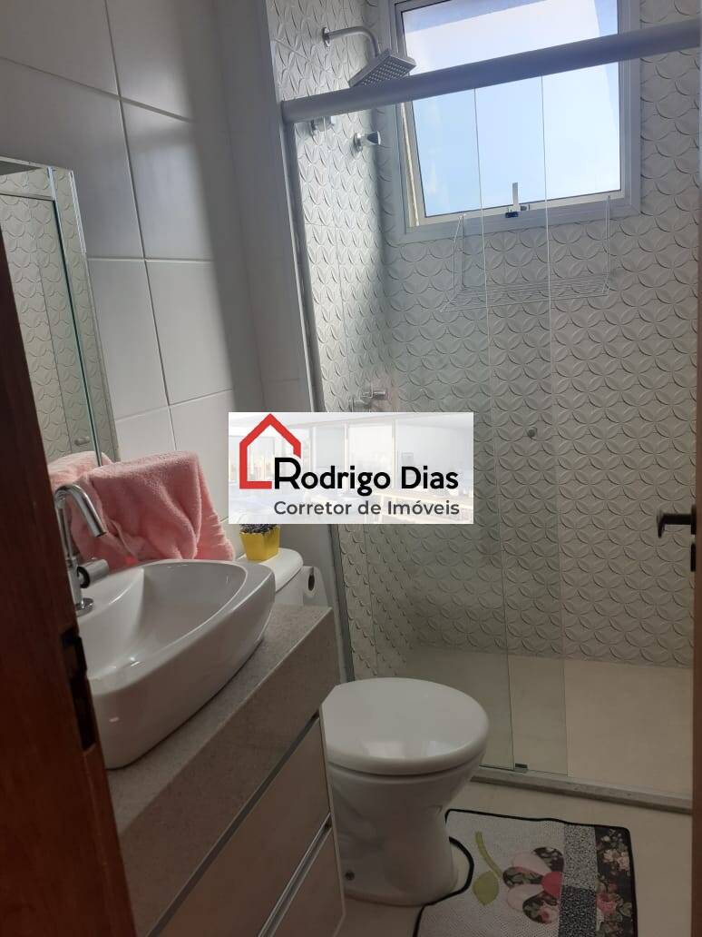 Apartamento à venda com 2 quartos, 66m² - Foto 2