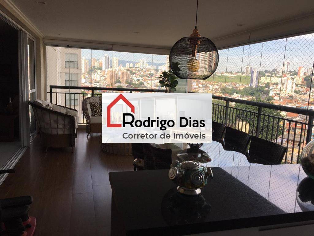 Apartamento à venda com 3 quartos, 216m² - Foto 1