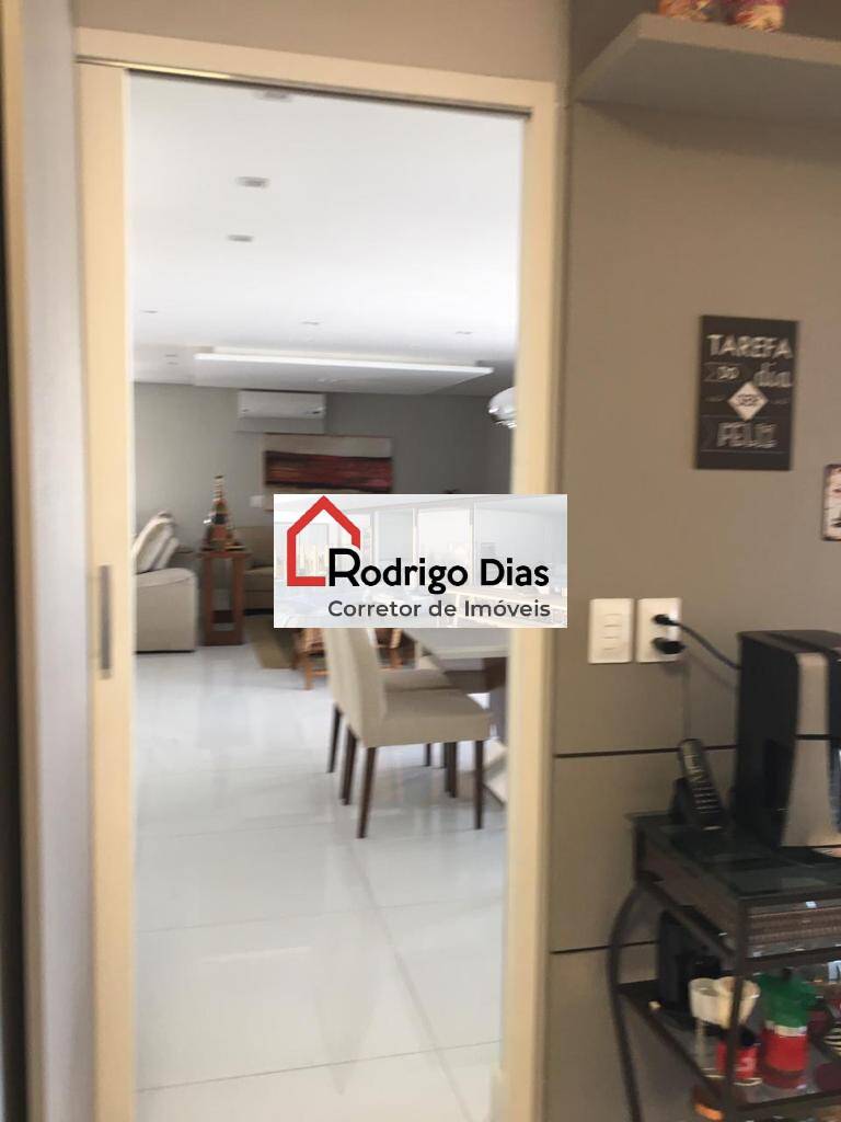 Apartamento à venda com 3 quartos, 216m² - Foto 11