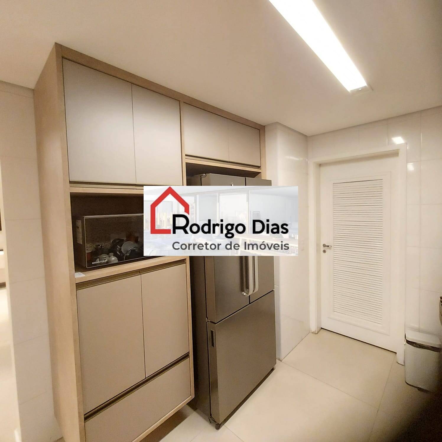 Apartamento à venda com 3 quartos, 216m² - Foto 6