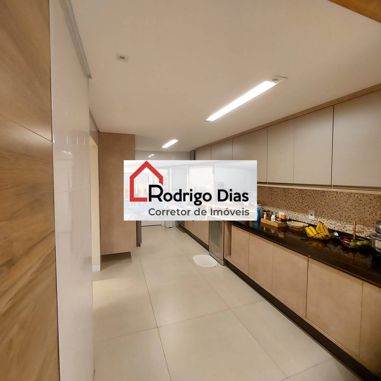 Apartamento à venda com 3 quartos, 216m² - Foto 10