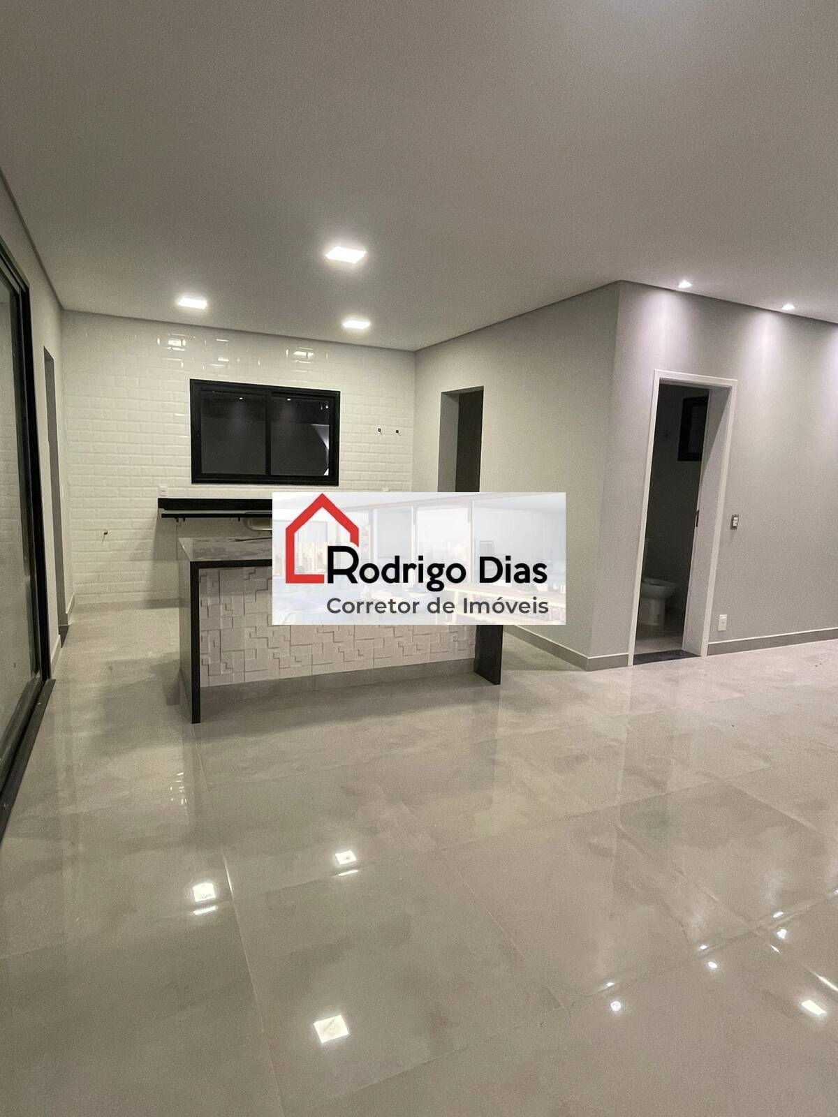 Casa de Condomínio à venda com 3 quartos, 236m² - Foto 3