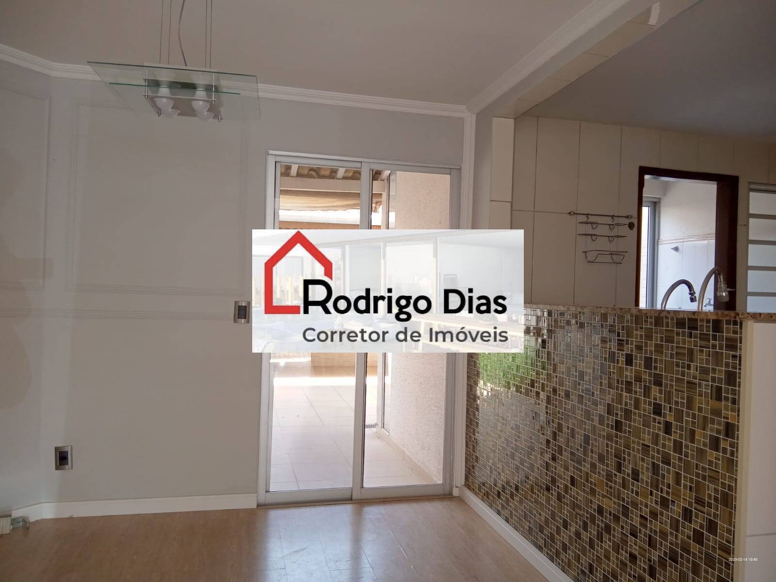 Casa de Condomínio à venda com 4 quartos, 125m² - Foto 2