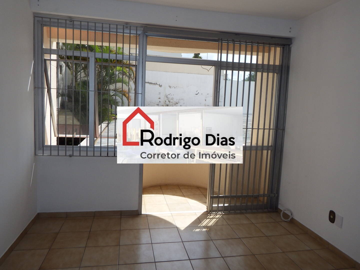 Apartamento à venda com 2 quartos, 110m² - Foto 2