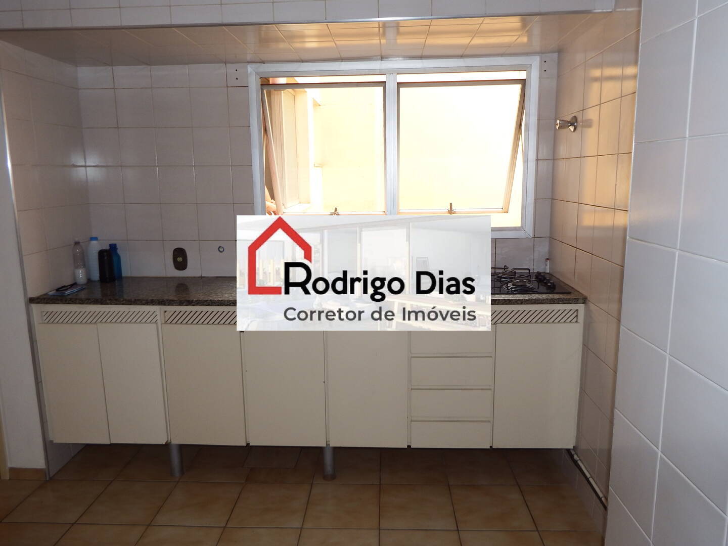 Apartamento à venda com 2 quartos, 110m² - Foto 3