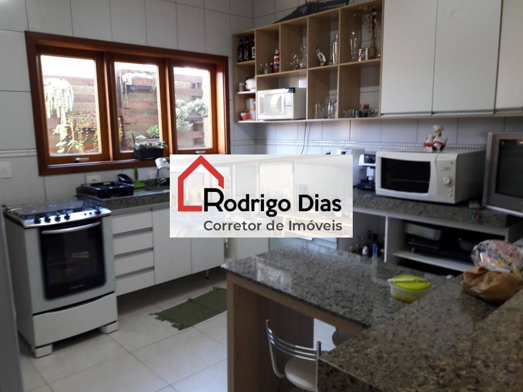 Casa à venda e aluguel com 4 quartos, 360m² - Foto 4