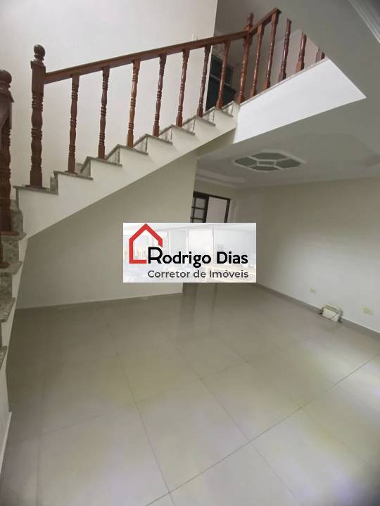 Casa para alugar com 3 quartos, 200m² - Foto 4