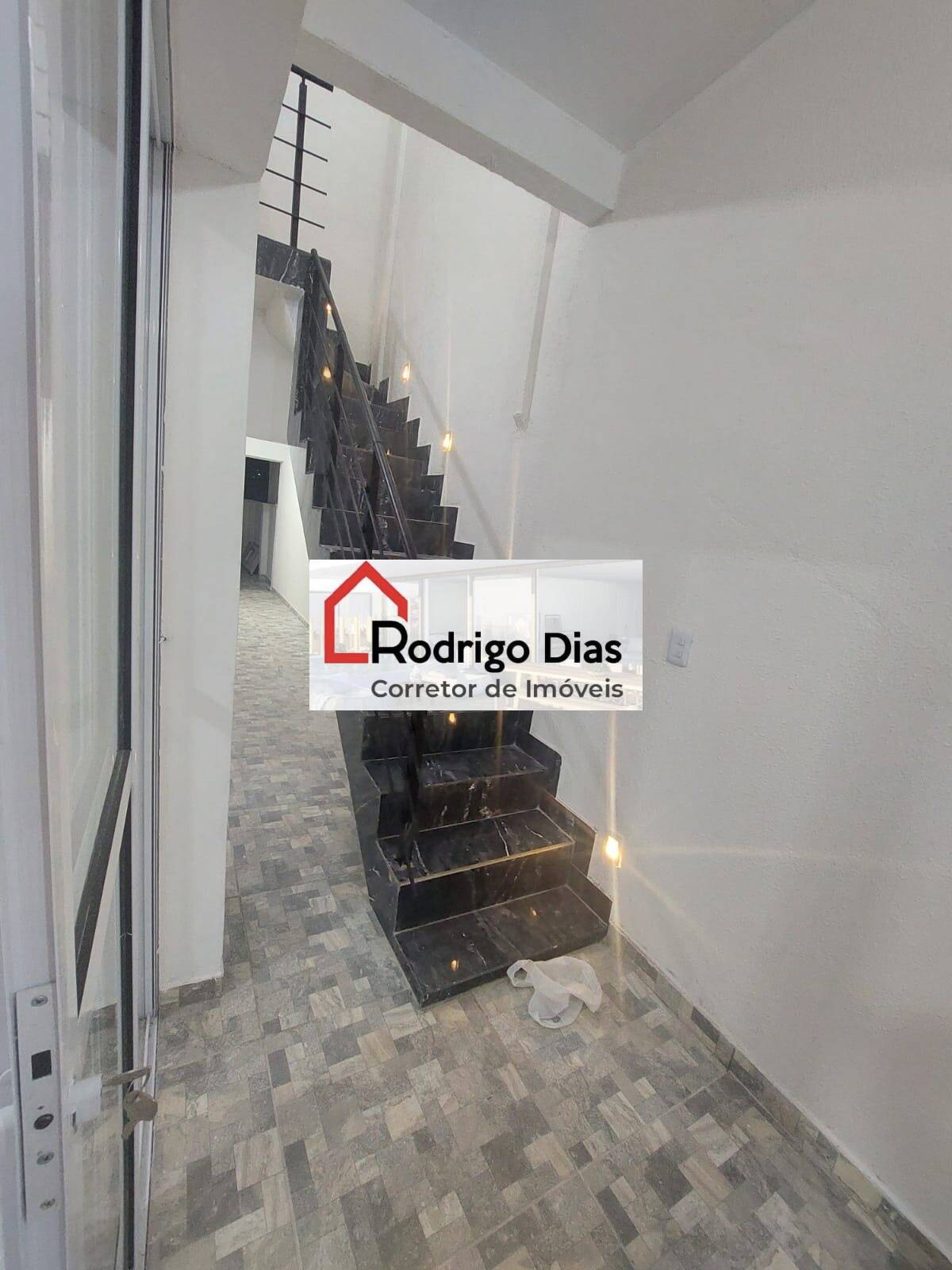 Casa à venda e aluguel com 5 quartos, 148m² - Foto 6