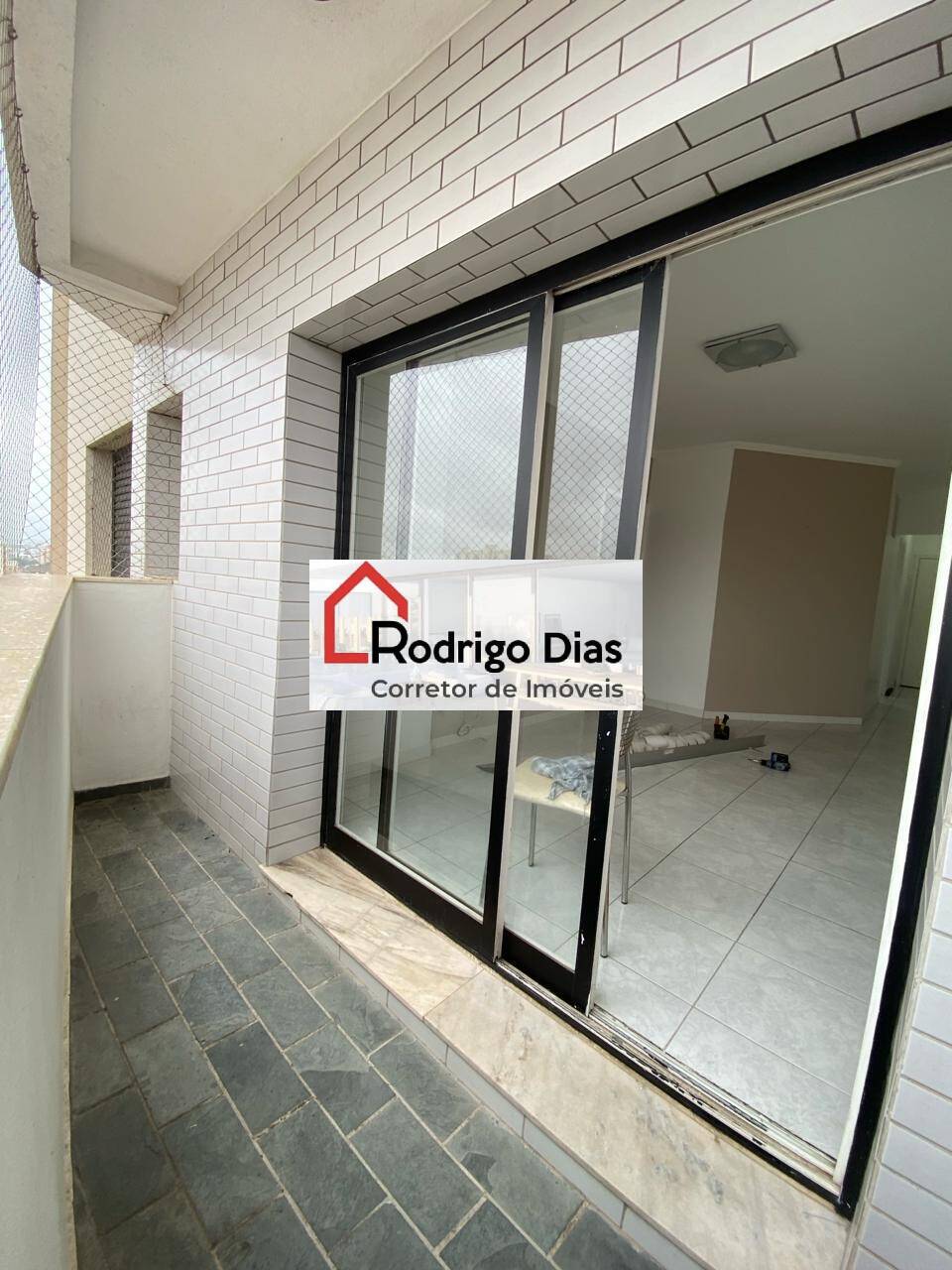 Apartamento à venda com 2 quartos, 80m² - Foto 2