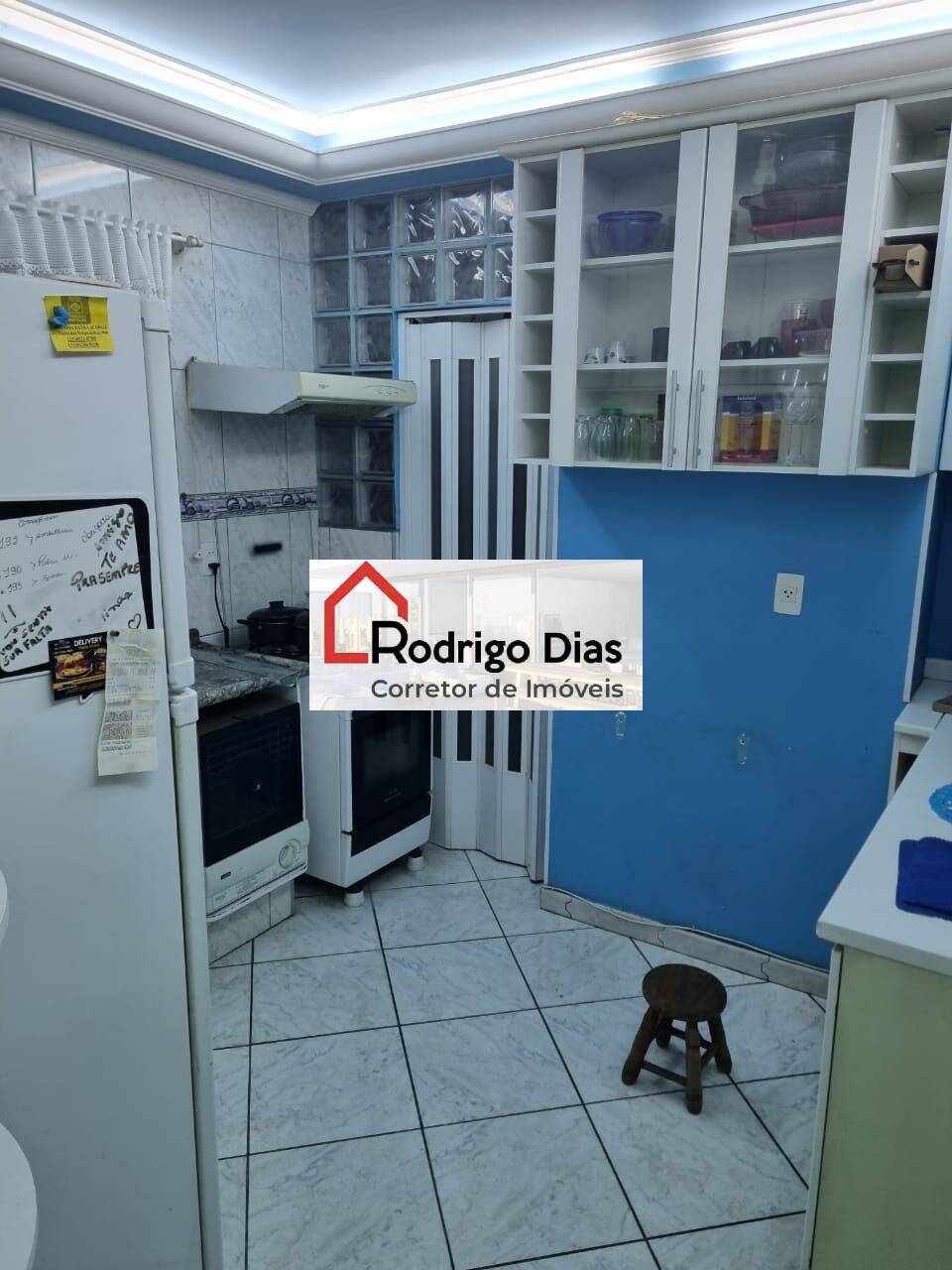 Apartamento à venda com 2 quartos, 60m² - Foto 2