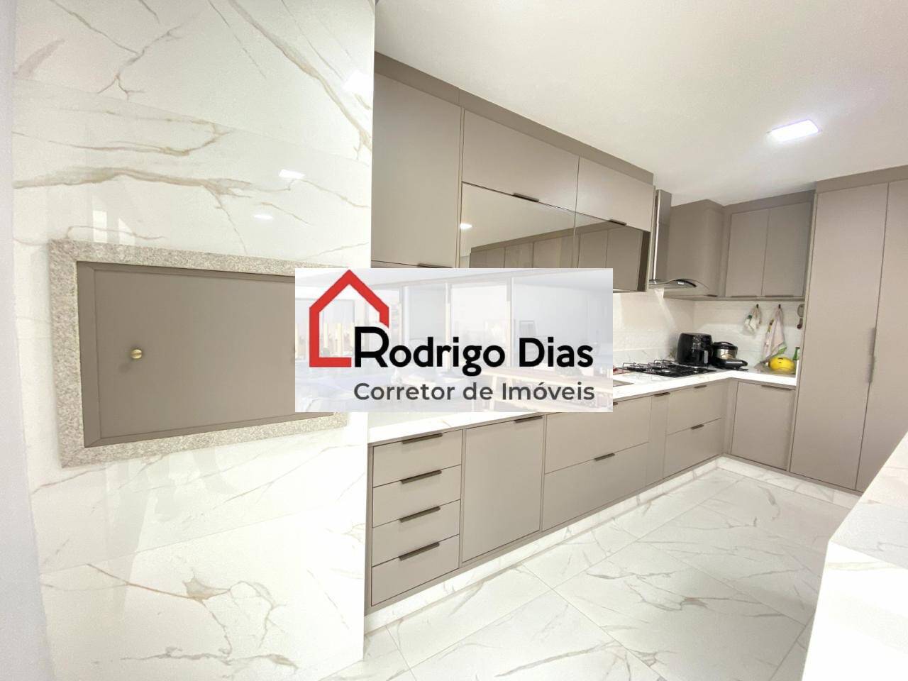 Casa de Condomínio para alugar com 4 quartos, 282m² - Foto 16