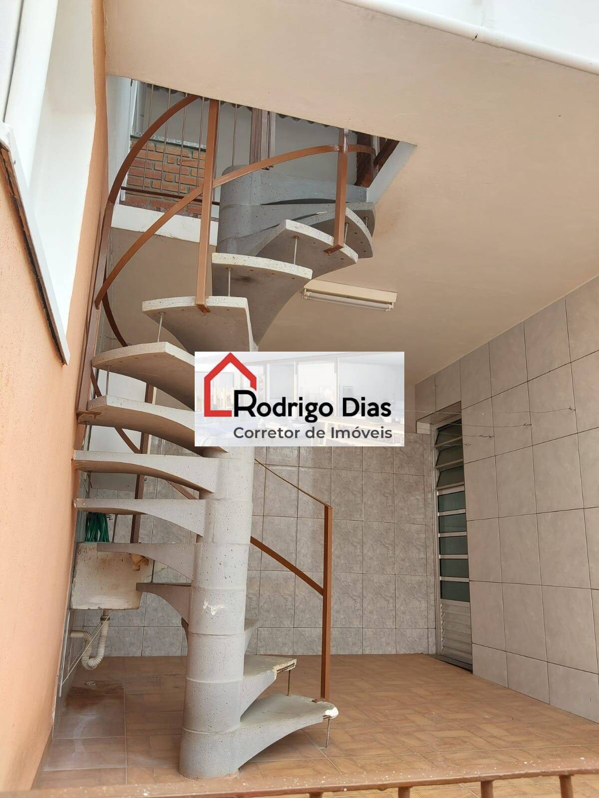 Casa à venda com 3 quartos, 163m² - Foto 4