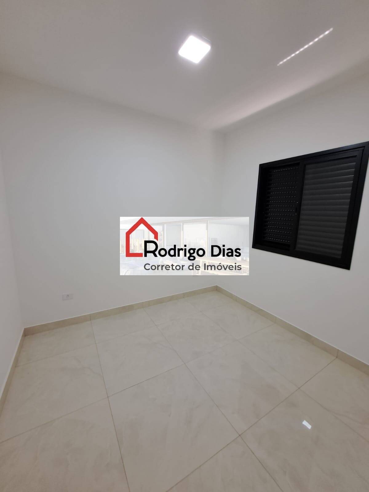 Casa de Condomínio à venda com 3 quartos, 250m² - Foto 5