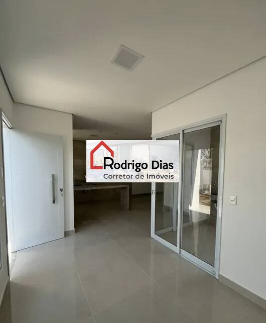 Casa para alugar com 3 quartos, 151m² - Foto 1