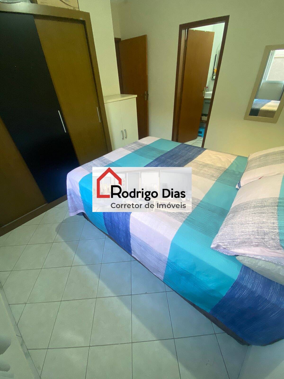 Apartamento à venda com 3 quartos, 145m² - Foto 2