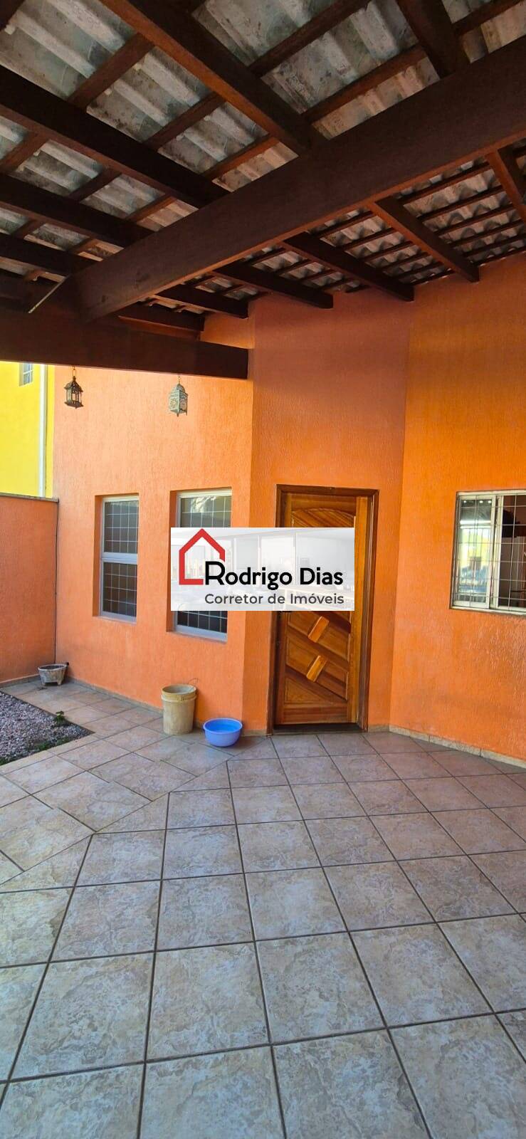 Casa à venda com 3 quartos, 144m² - Foto 1