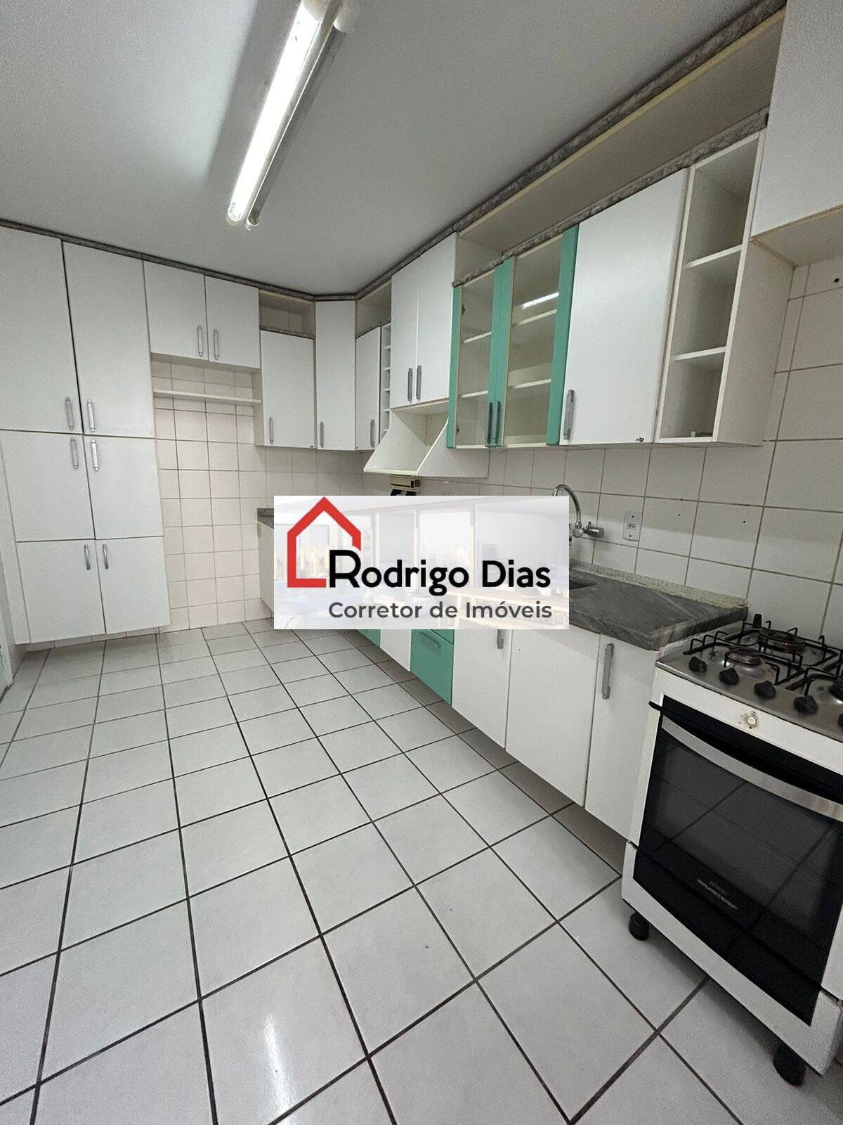 Apartamento para alugar com 2 quartos, 68m² - Foto 2