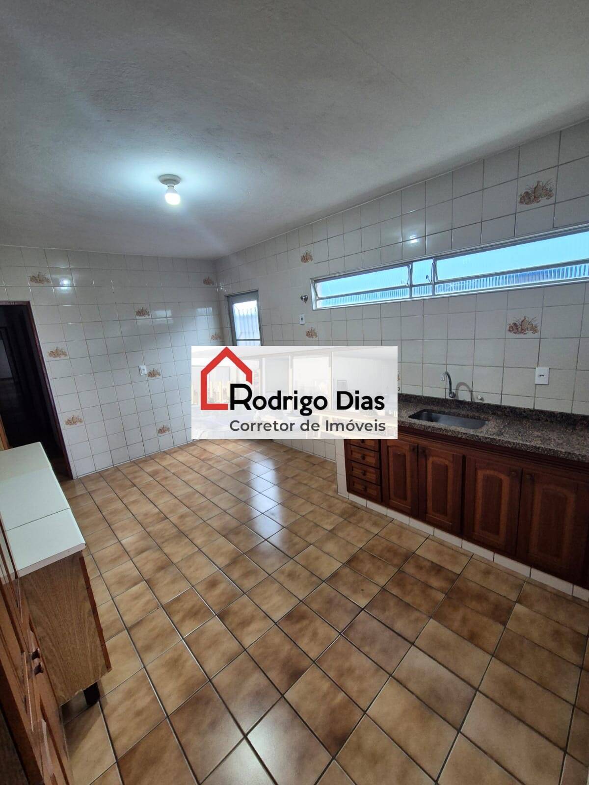 Casa à venda com 3 quartos, 125m² - Foto 2