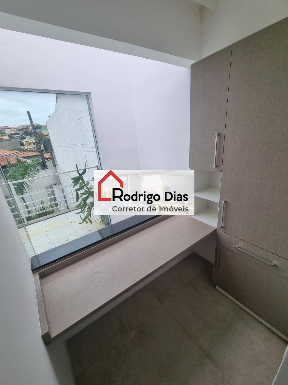 Casa para alugar com 4 quartos, 380m² - Foto 3