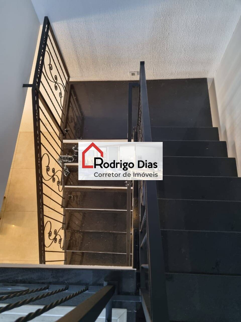 Casa para alugar com 4 quartos, 380m² - Foto 12