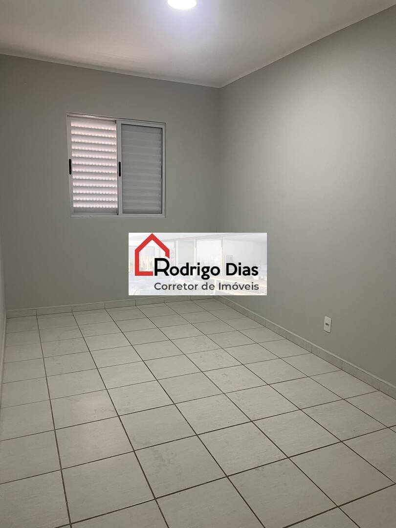 Apartamento para alugar com 2 quartos, 60m² - Foto 12