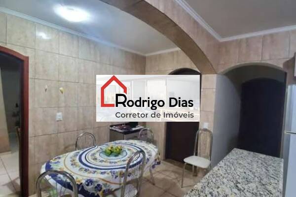 Casa à venda com 5 quartos, 348m² - Foto 3